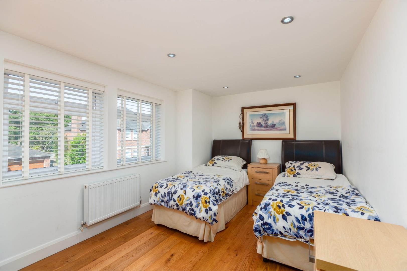 Moorland Avenue, Newton, Mumbles, SA3 4UA